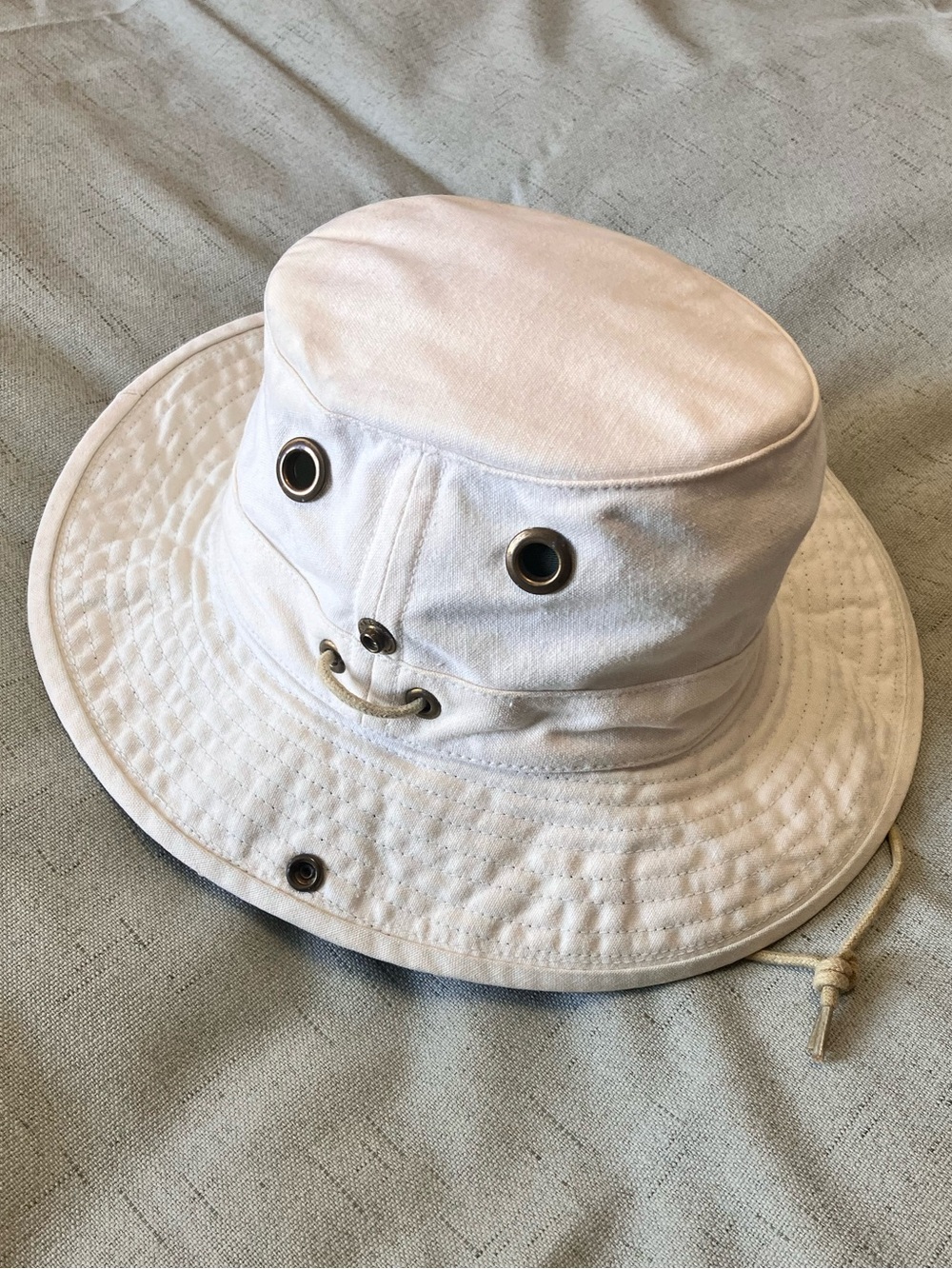 Tilley |T3 Classic Cotton Bucket Hat | Size: 6 3/4 (21 1/4 Inches)